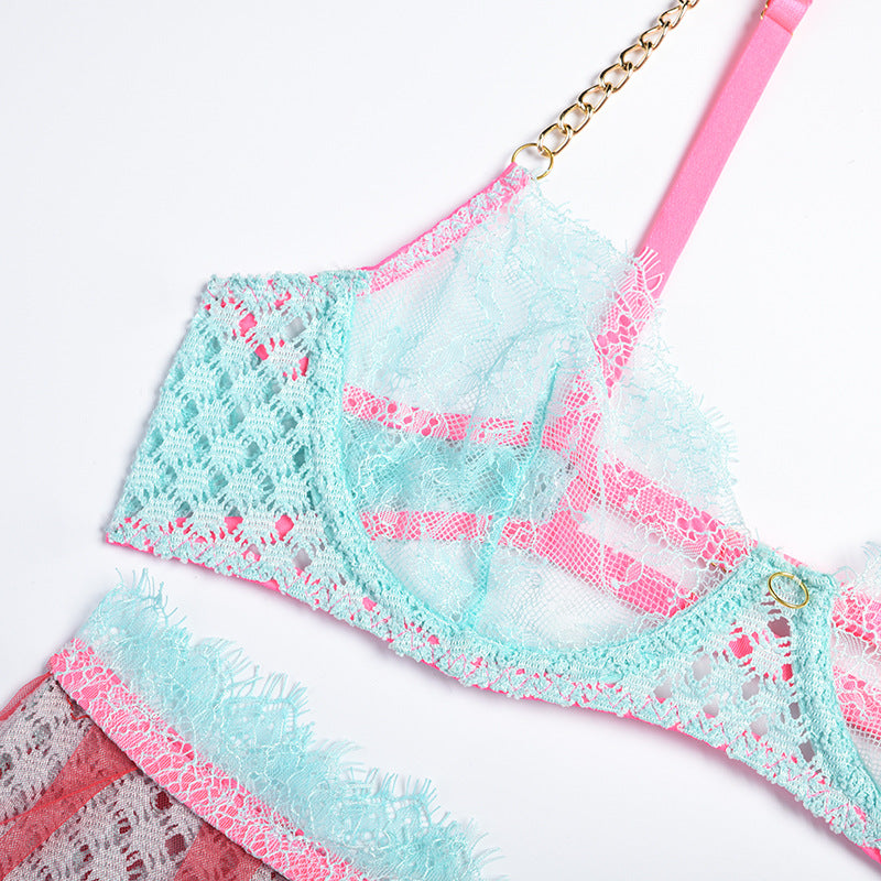 Contrasting Color Bra Set with Metal Chain Strap