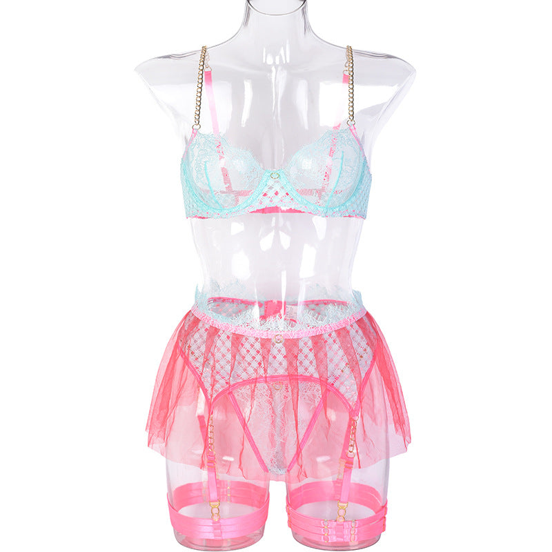 Contrasting Color Bra Set with Metal Chain Strap