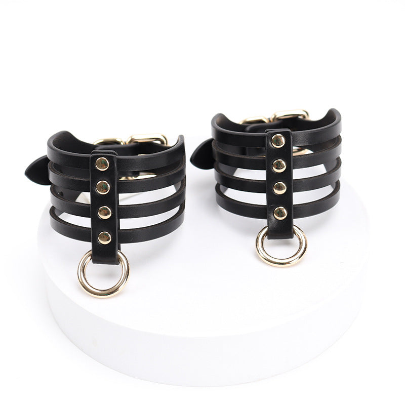 Bondage Kit with Hollow Equipment