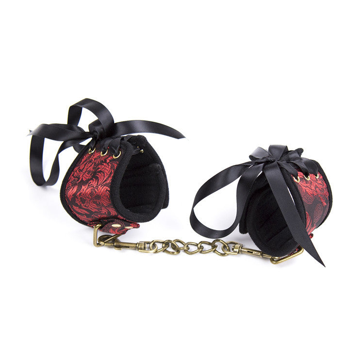 Lace Bondage Collar Set