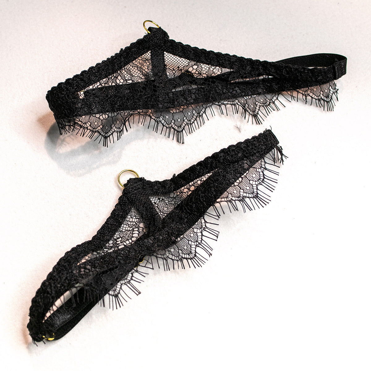 Sexy Lace Bra and Panties Set with Feather Details